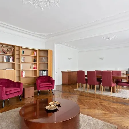 Bright & Spacious 3 Bedroom Flat For 6 In By Guestready * Parigi