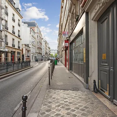 Appartamento Bright & Spacious 3 Bedroom Flat For 6 In By Guestready Parigi